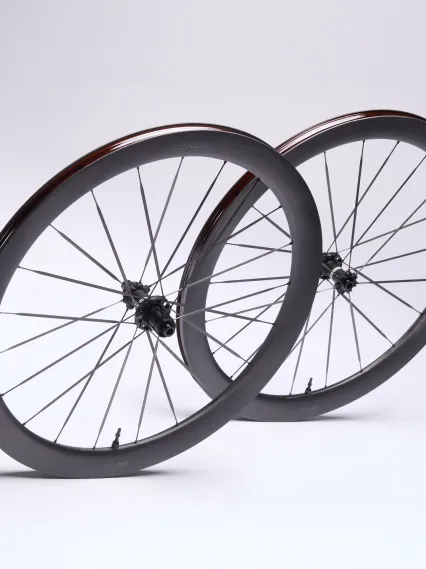 Paire de Roues EKOI Carbone 50mm Full Black Shimano White