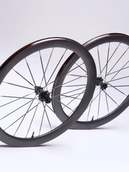 Paire de Roues EKOI Carbone 50mm Full Black Shimano Silver