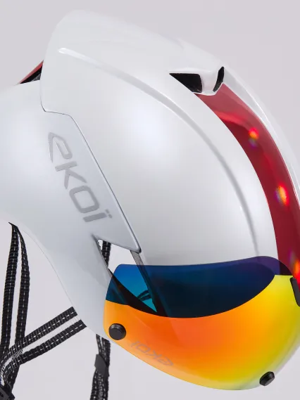 Casque EKOI Perf AERO16 Blanc LTD Holo Rouge