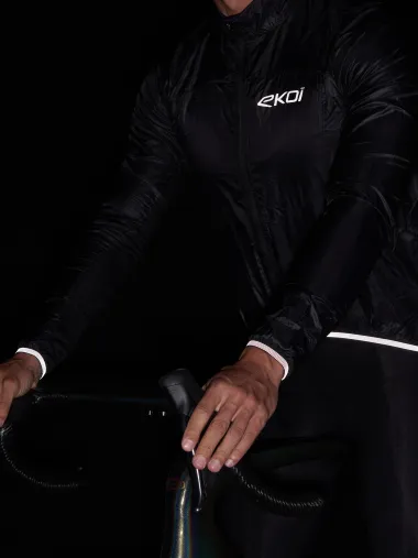 Veste coupe vent EKOI Perf WINDPROOF LIGHT POCKET Noir