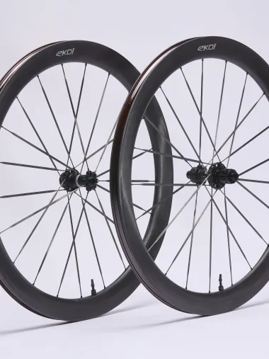 Paire de Roues EKOI Carbone 50mm Full Black Shimano White