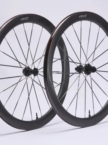 Paire de Roues EKOI Carbone 50mm Full Black Shimano Light