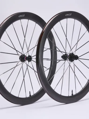 Paire de Roues EKOI Carbone 50mm Full Black Shimano France