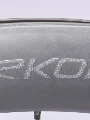 Paire de Roues EKOI Carbone 50mm Full Black Shimano Silver